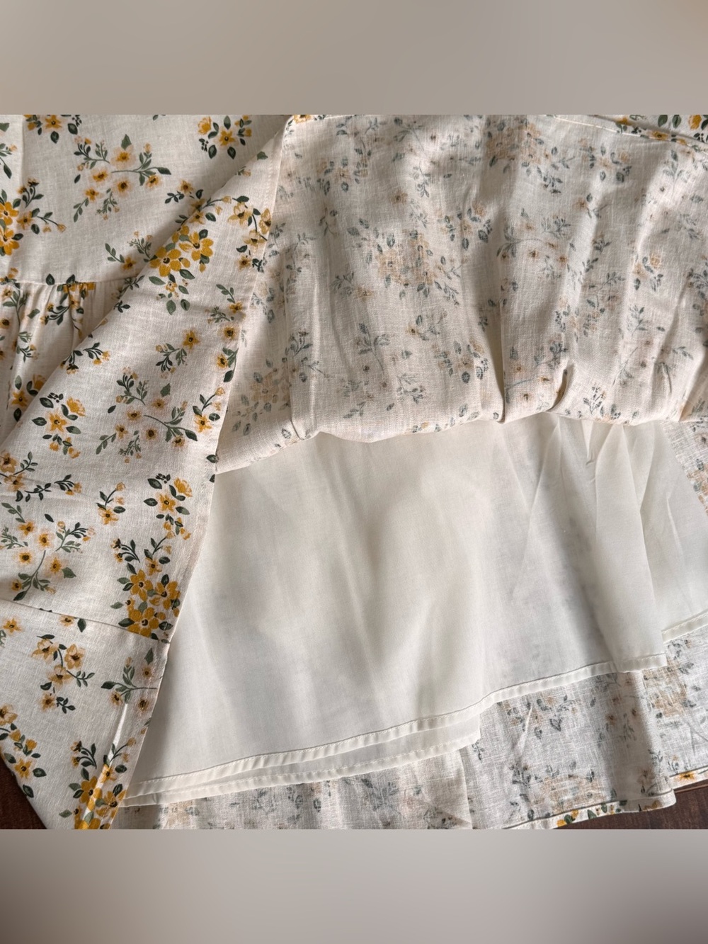 Joie Cream Skirt with Yellow Floral Print, ladies size small - it has pockets! - Picture 4 of 5